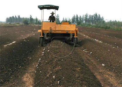 Manure Moving Composting Turner in SX Project Management of Fertilizer Plant